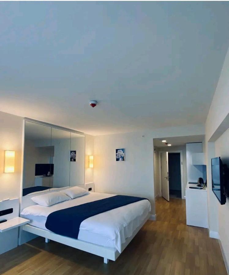 Orbi City Apartment Batumi Bagian luar foto