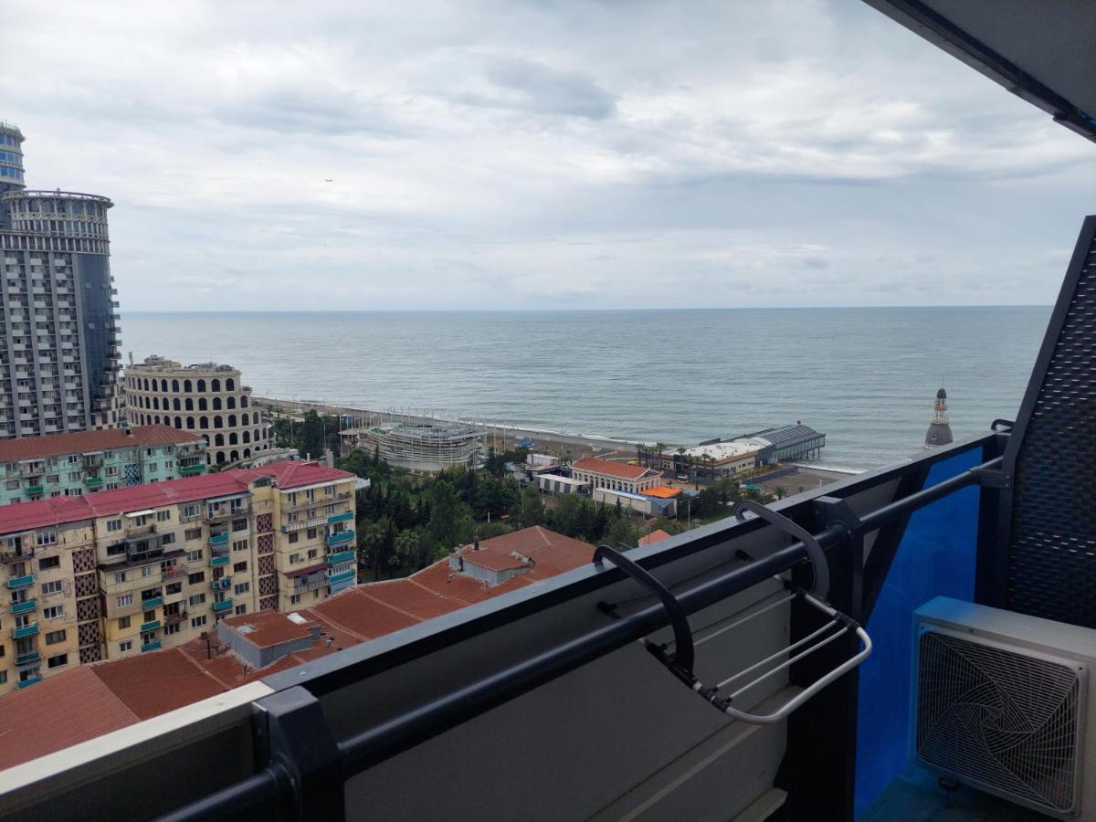 Orbi City Apartment Batumi Bagian luar foto